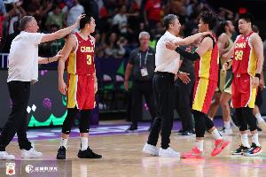 乐鱼体育-雷蒙：感谢郭士强指导和教练组的信任 1分之差输给澳大利亚很遗憾