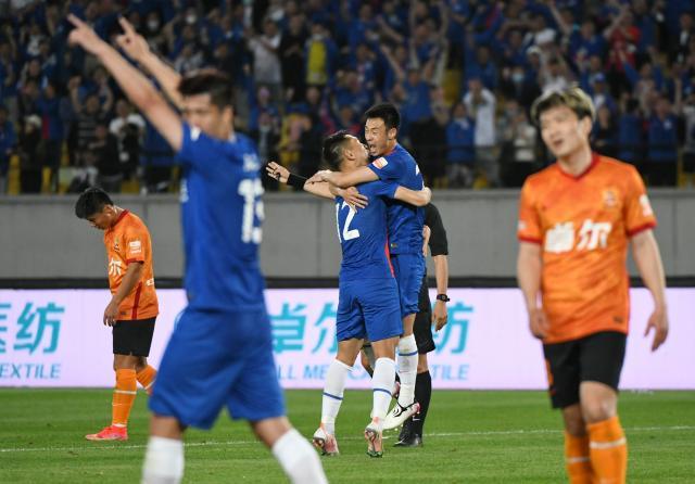 乐鱼体育官网-两连胜后申花瞄准德比战 曾诚巴索戈或因伤缺席